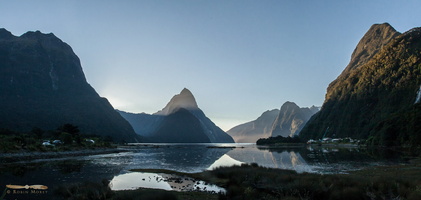 Milford Sound at dusk - Panorama : click to zoom !