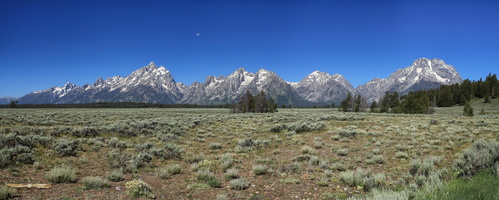 Moon over Tetons - Click to zoom !