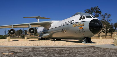 Lockheed C-141B Starlifter