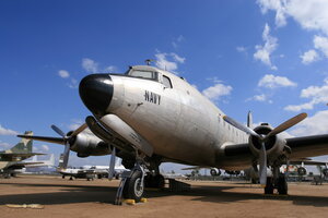 Douglas C-54Q Skymaster, Navy colors