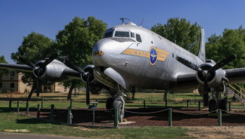 Douglas R5D-4 (C-54E) Skymaster
