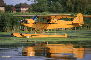 Piper Cub & Barn
