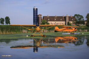 Piper Cub & Barn