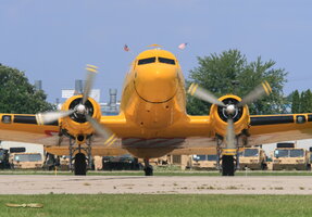 Dakota's 70th birthday : DC-3 & C-47