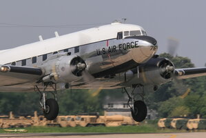 Dakota's 70th birthday : DC-3 & C-47