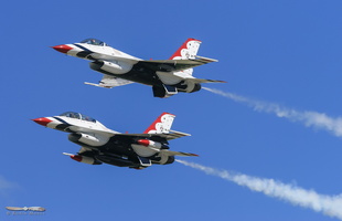 A visiting pair of F-16 Thunderbirds
