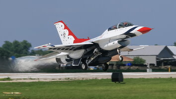 Thunderbird #8, F-16D Dual Seater