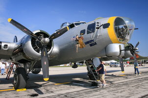 Boeing B-17G Flying Fortress "Liberty Belle"