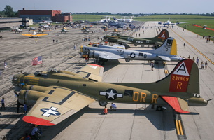 Gathering of B-17