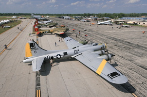 Gathering of B-17