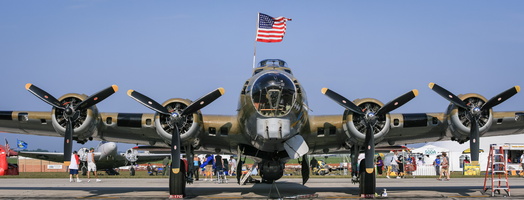 Boeing B-17G Flying Fortress  "Nine O Nine"