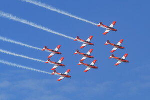 Combined Patrouille Suisse & PC-7 Team display