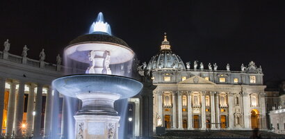 Fontana Clementina, Saint Peter square