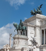 Statue of Vittorio Emanuele II under the quadriga