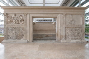 Mother Earth (left) and Rome goddess (right)