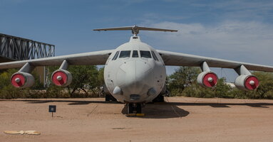 Lockheed C-141B Starlifter