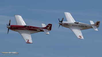 Reno super-Mustangs : Strega & Voodoo