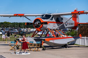 Theresa Eaman singing classics at Warbirds in Review