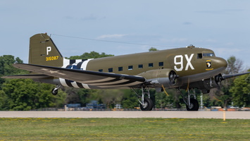 Douglas C-47 (DC-3) 9X 41-18401 N150D