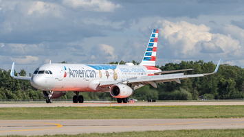 American Airlines A321 N167AN in Medal of Honor livery