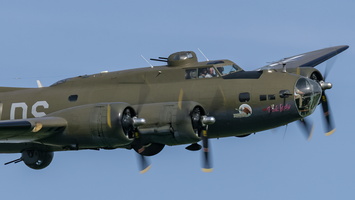 Boeing B-17G Flying Fortress "Pink Lady / Mother Country" 44-8846 F-AZDX