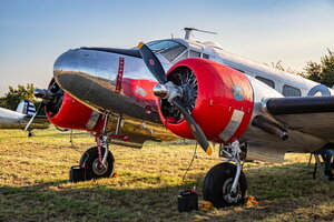 BEECH 18 Expeditor 3NM, s/n 1538, A-0738 (rouge)