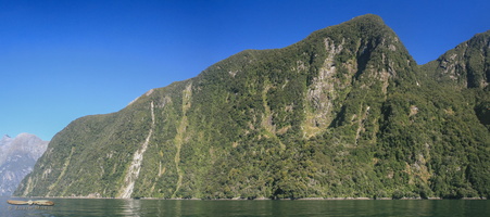 Milford Sound - Panorama : click to zoom !