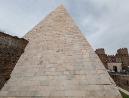 Piramide di Caio Cestio