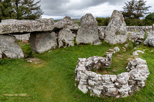Creavykeel tombs